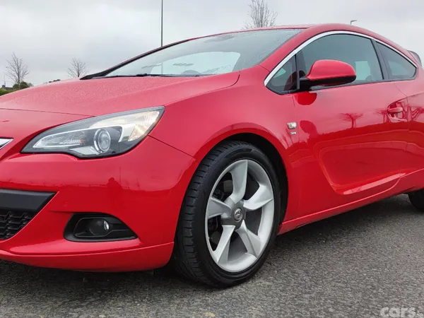 Vauxhall Astra Hatchback, Petrol, 2018, Red