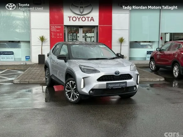 Toyota Yaris Cross Hatchback, Petrol Hybrid, 2024, Silver