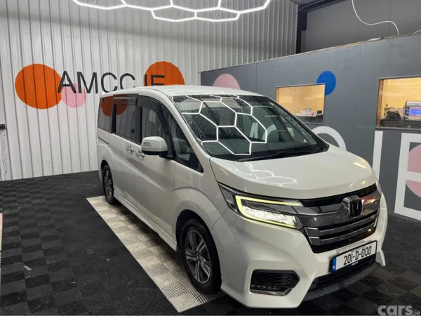 Honda Stepwagon MPV, Petrol Hybrid, 2020, White