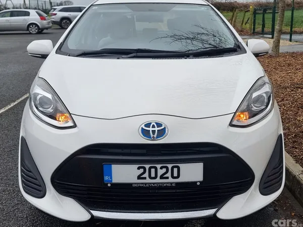 Toyota Aqua Hatchback, Petrol Hybrid, 2020, White
