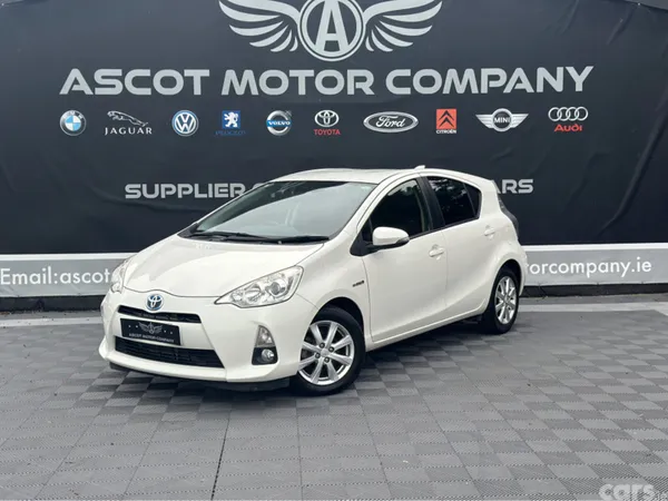 Toyota Aqua Hatchback, Petrol Hybrid, 2014, White