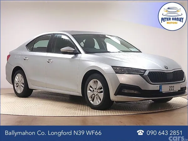 Skoda Octavia Hatchback, Diesel, 2022, Silver
