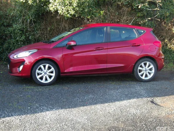 Ford Fiesta Hatchback, Petrol, 2018, Red