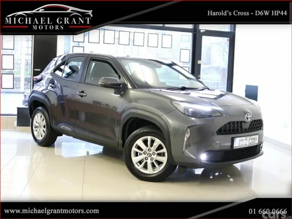 Toyota Yaris Cross Hatchback, Petrol Hybrid, 2023, Grey