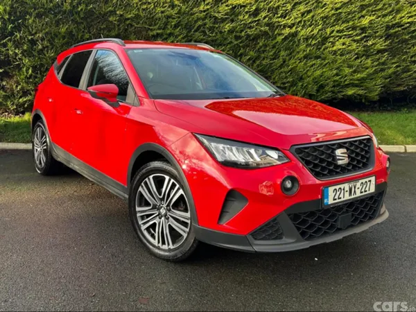 SEAT Arona Hatchback, Petrol, 2022, Red