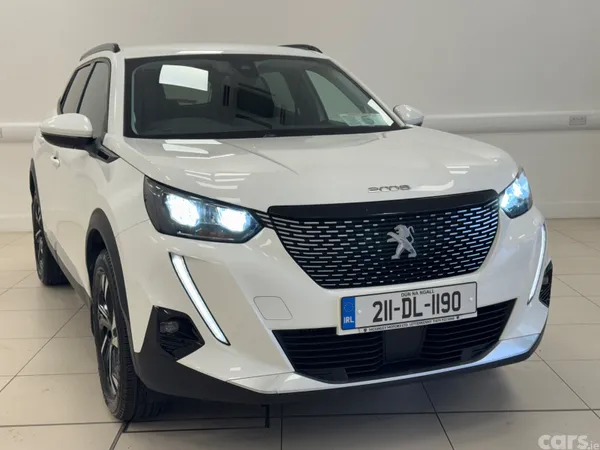 Peugeot 2008 MPV, Petrol, 2021, White