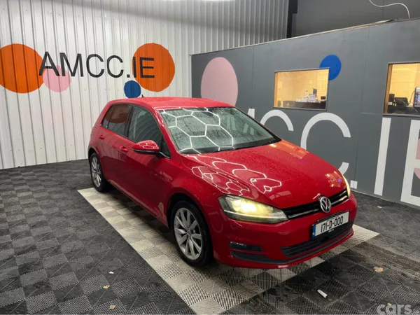 Volkswagen Golf Hatchback, Petrol, 2017, Red