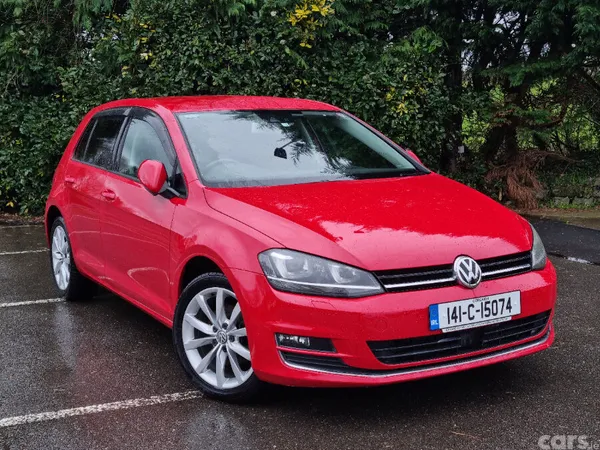 Volkswagen Golf Hatchback, Petrol, 2014, Red