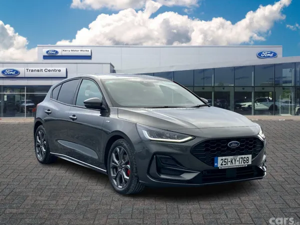 Ford Focus Hatchback, Petrol, 2025, Grey