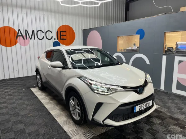 Toyota C-HR SUV, Petrol Hybrid, 2021, White