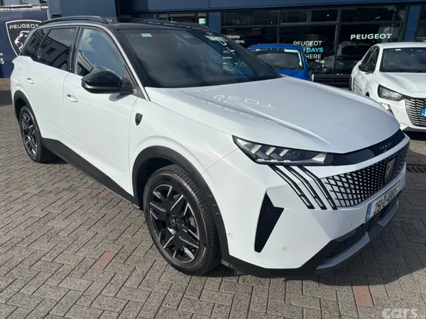 Peugeot 5008 MPV, Petrol, 2025, White