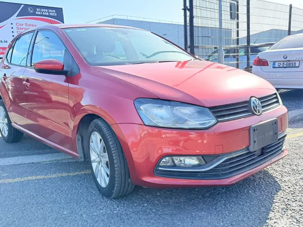 Volkswagen Polo Hatchback, Petrol, 2014, Red