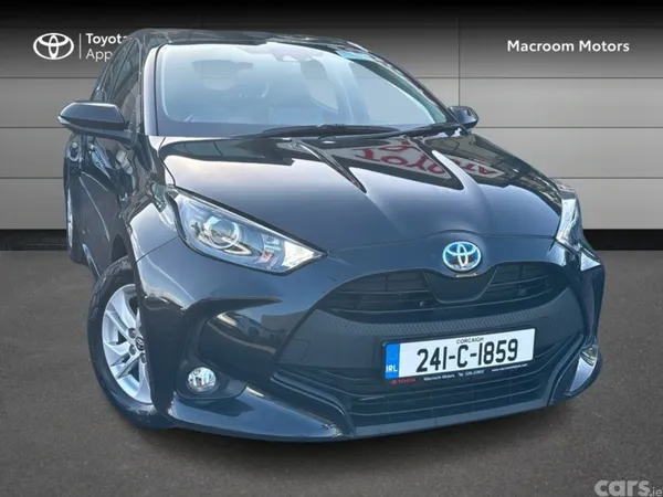 Toyota Yaris Hatchback, Petrol Hybrid, 2024, Black