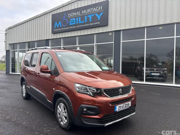 Peugeot Rifter MPV, Diesel, 2021, Brown