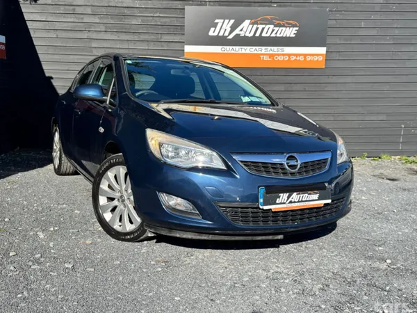 Opel Astra Hatchback, Petrol, 2011, Blue