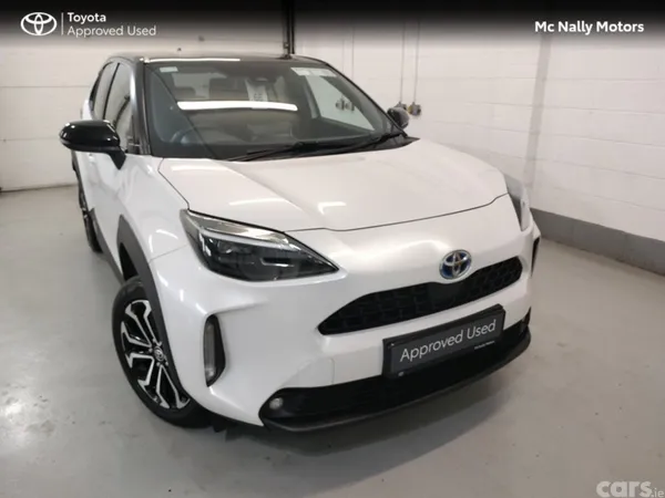 Toyota Yaris Cross Hatchback, Petrol Hybrid, 2023, White