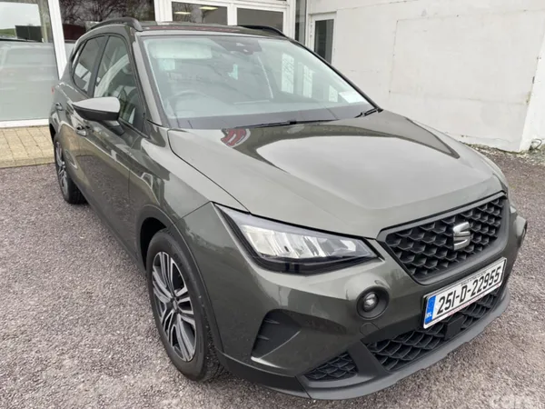 SEAT Arona Hatchback, Petrol, 2025, Green