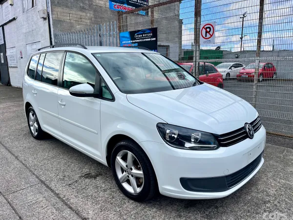 Volkswagen Touran MPV, Petrol, 2015, White