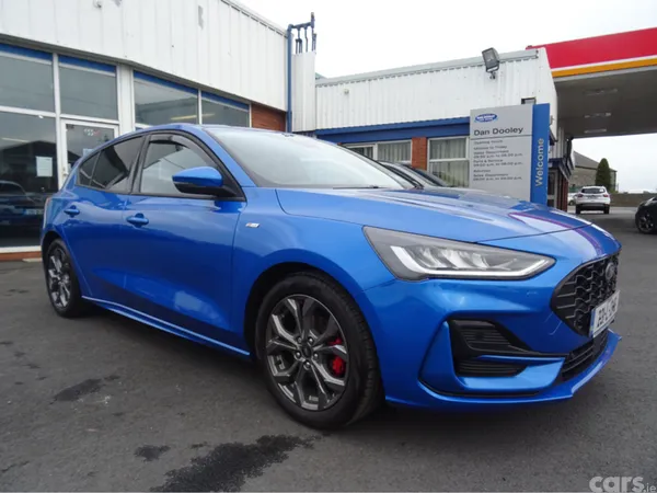 Ford Focus Hatchback, Petrol Hybrid, 2023, Blue