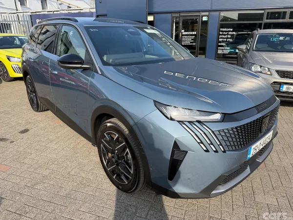 Peugeot 5008 MPV, Petrol, 2025, Blue