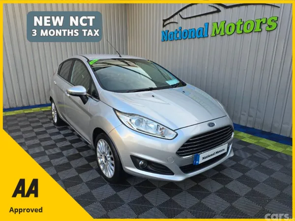 Ford Fiesta Hatchback, Petrol, 2014, Silver