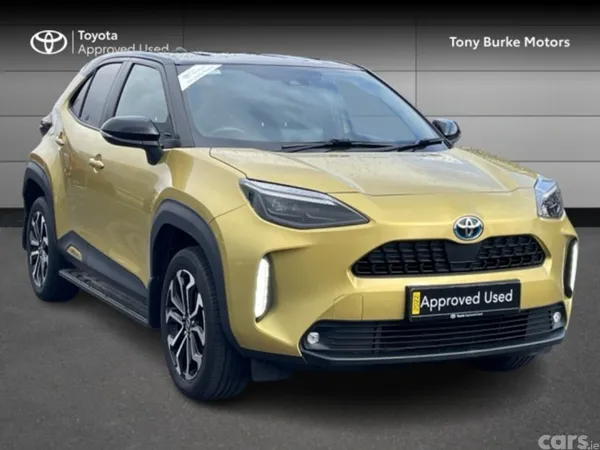 Toyota Yaris Cross SUV, Petrol Hybrid, 2022, Gold