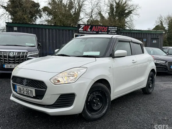 Suzuki Swift Hatchback, Petrol, 2019, White
