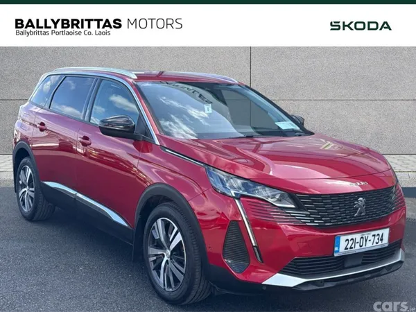 Peugeot 5008 MPV, Diesel, 2022, Red