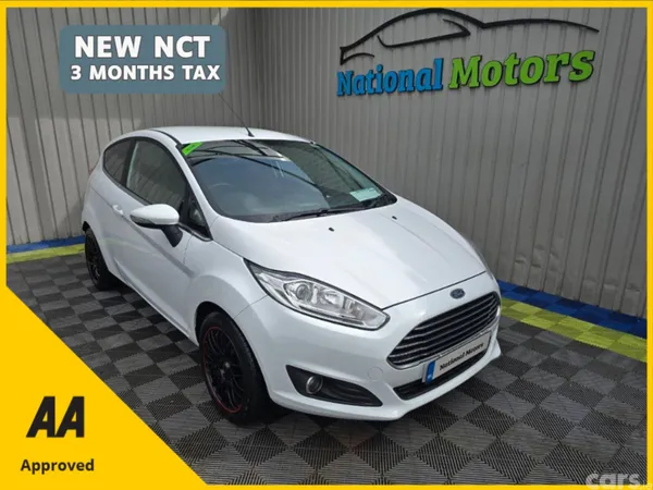 Ford Fiesta Hatchback, Petrol, 2015, White