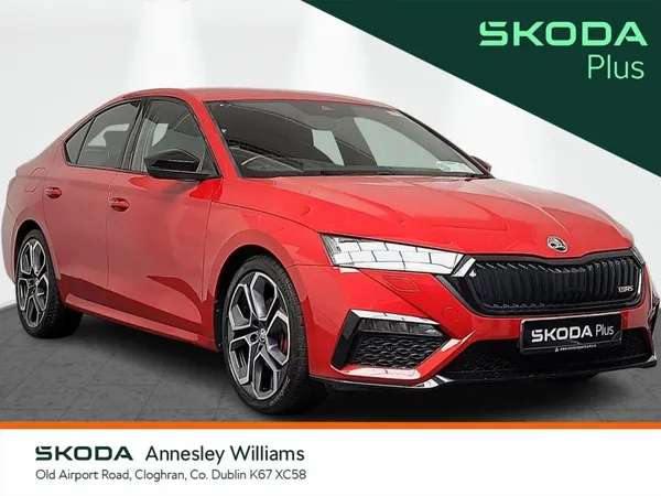 Skoda Octavia Saloon, Diesel, 2023, Red