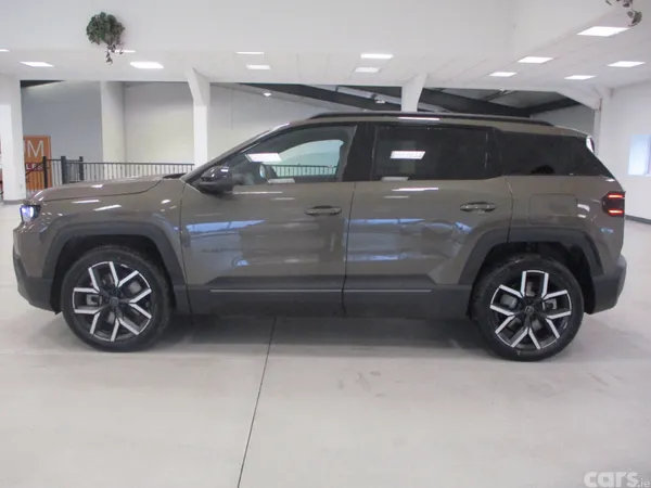 Jeep Compass SUV, Electric, 2026, Brown