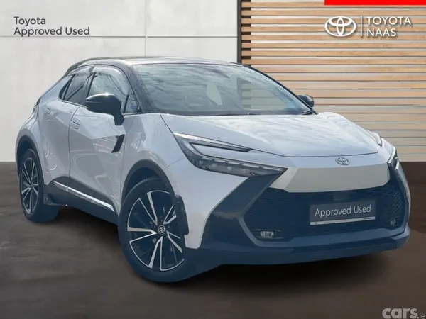 Toyota C-HR SUV, Petrol Hybrid, 2024, White