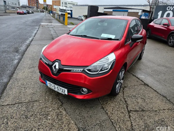 Renault Clio Hatchback, Diesel, 2017, Red