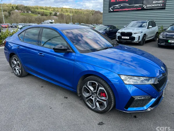 Skoda Octavia Hatchback, Petrol Plug-in Hybrid, 2021, Blue
