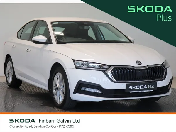 Skoda Octavia Saloon, Diesel, 2023, White