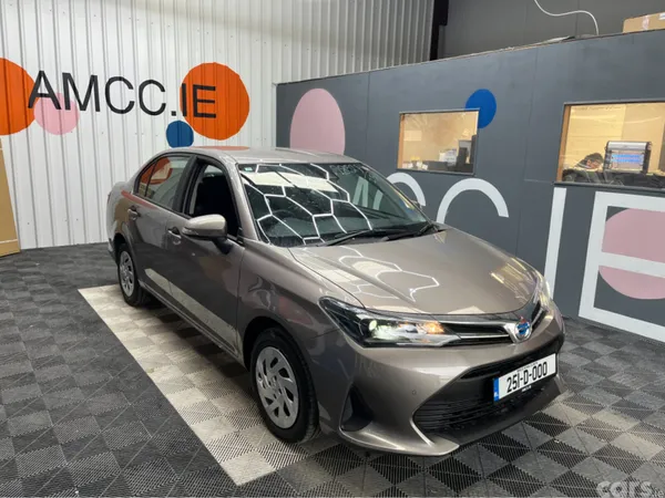 Toyota Corolla Saloon, Petrol Hybrid, 2025, Bronze
