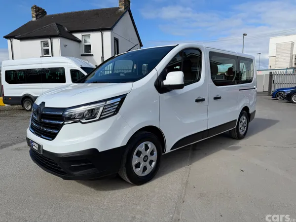 Renault Trafic Minibus, Diesel, 2025, White