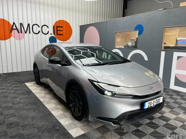 Toyota Prius Estate, Petrol, 2025, Silver