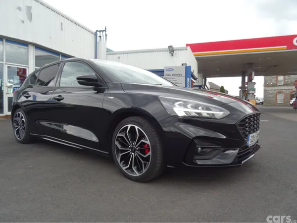 Ford Focus Hatchback, Petrol, 2022, Black