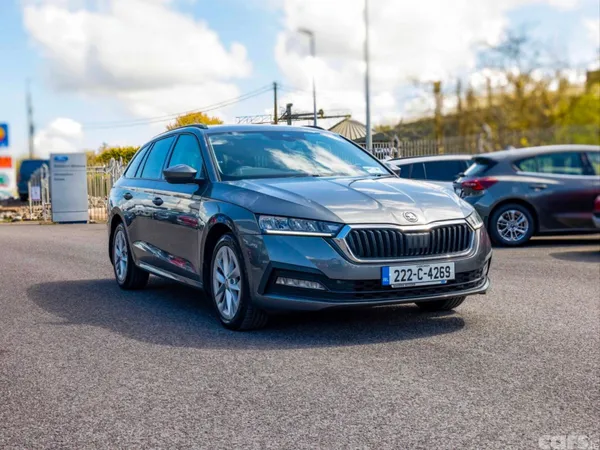 Skoda Octavia Estate, Diesel, 2022, Grey