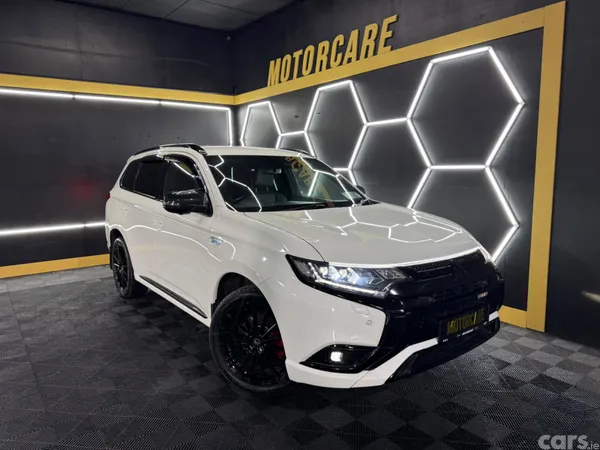 Mitsubishi Outlander SUV, Petrol Plug-in Hybrid, 2019, White