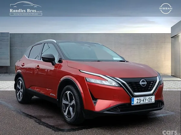 Nissan Qashqai MPV, Petrol, 2023, Red