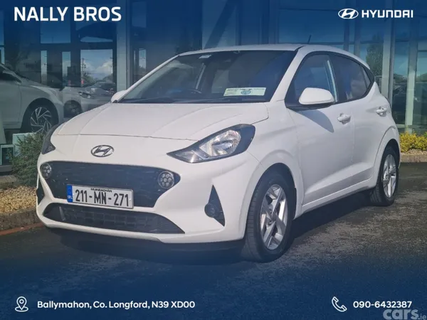 Hyundai i10 Hatchback, Petrol, 2021, White