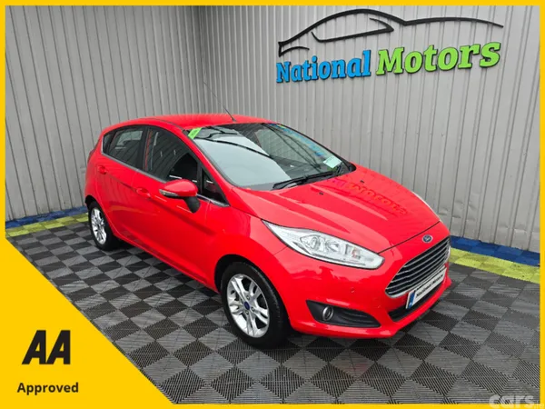 Ford Fiesta Hatchback, Petrol, 2017, Red