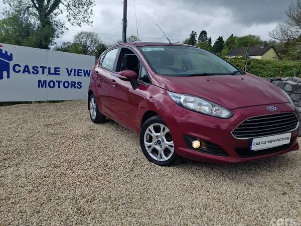 Ford Fiesta Hatchback, Petrol, 2014, Red