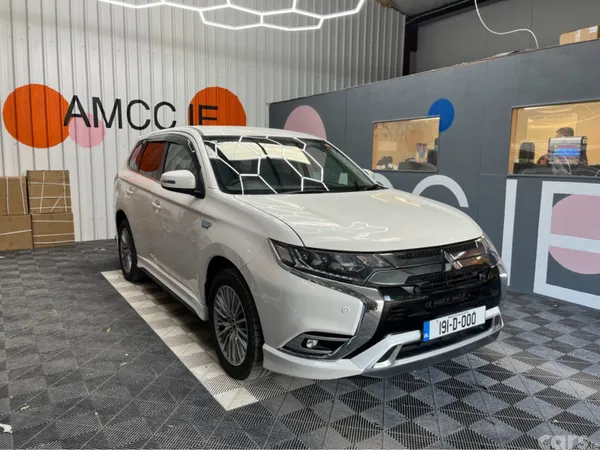 Mitsubishi Outlander SUV, Petrol, 2019, White
