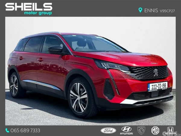 Peugeot 5008 MPV, Diesel, 2022, Red