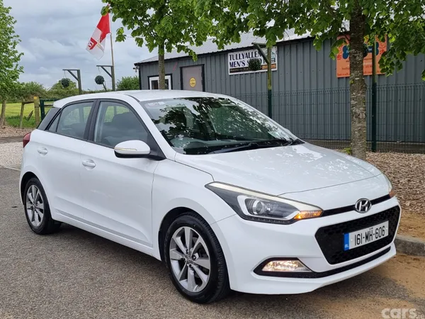 Hyundai i20 Hatchback, Diesel, 2016, White