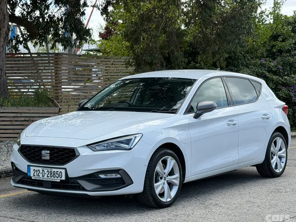 SEAT Leon Hatchback, Petrol Plug-in Hybrid, 2021, White