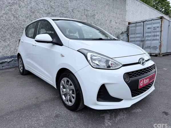 Hyundai i10 Hatchback, Petrol, 2017, White